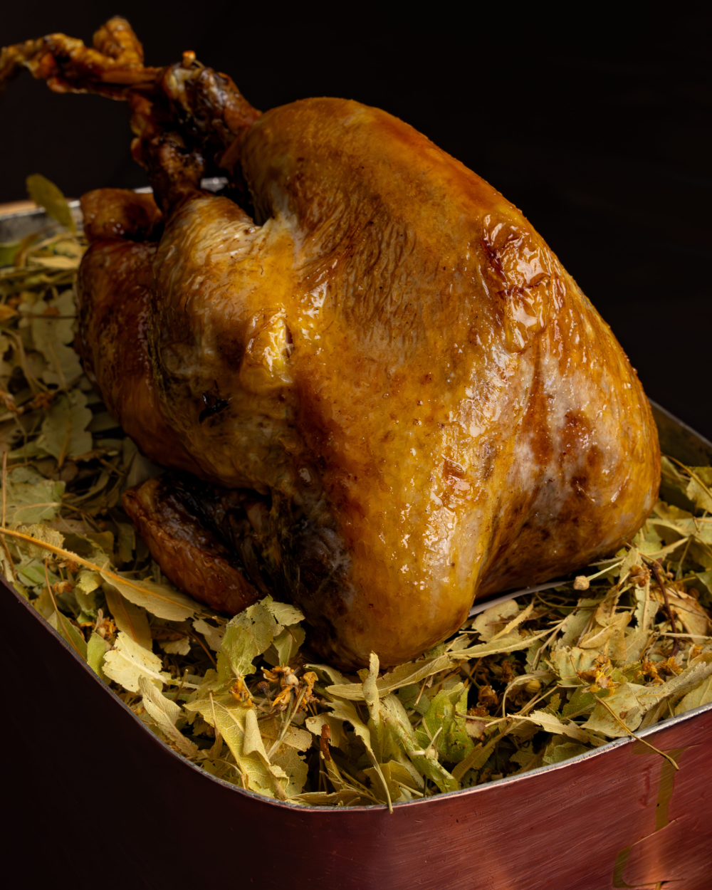 Pintade fermière pochée, tilleul et mélisse, que du blanc autour et la cuisse grillée à côté 185 €