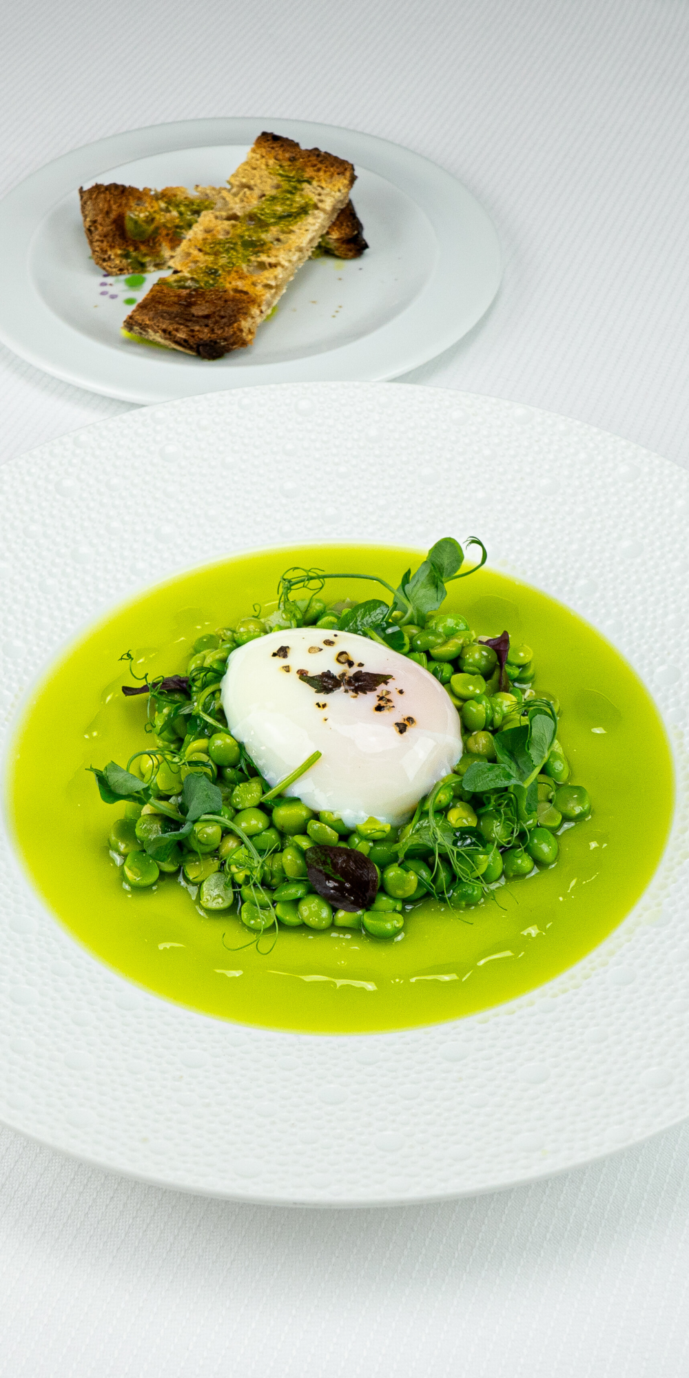 {"fr":"Tout petit pois, du potager \u00e0 l\u2019assiette","en":"Variations on young peas","zh":"\u5ae9\u8c4c\u8c46\uff0c\u4ece\u83dc\u56ed\u76f4\u8fbe\u9910\u76d8","ja":"\u5c0f\u3055\u306a\u30b0\u30ea\u30fc\u30f3\u30d4\u30fc\u30b9\u3001\u83dc\u5712\u304b\u3089\u98df\u5353\u3078","ko":"\uc644\ub450\ucf69, \ud143\ubc2d\uc5d0\uc11c \uc2dd\ud0c1\uae4c\uc9c0","ru":null}