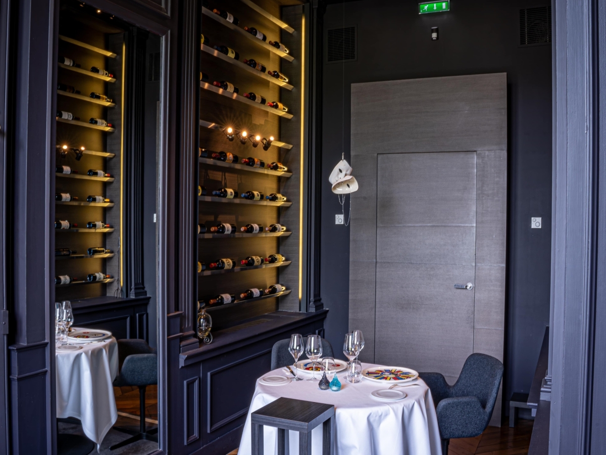 1763139623salon-bibliotheque-at-restaurant-guy-savoy-2